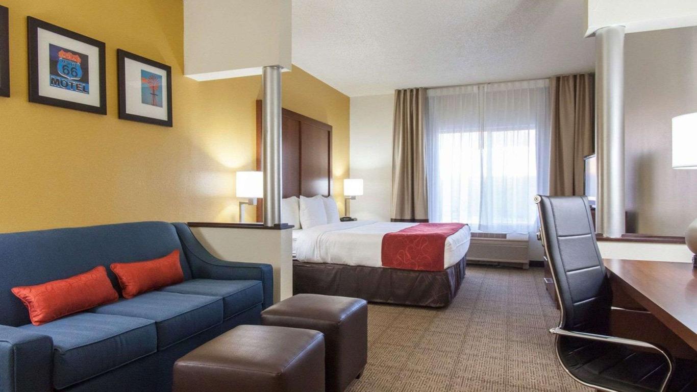 Comfort Suites Tulsa Central