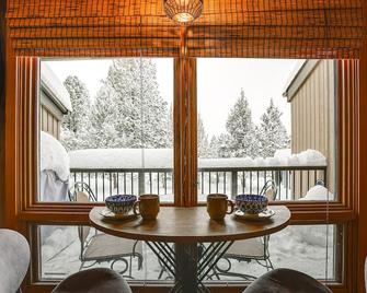 Mount Bachelor Village Resort - Bend - Balcony