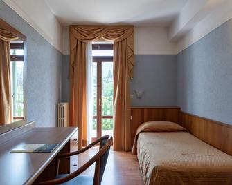 Park Hotel Jolanda - San Zeno di Montagna - Slaapkamer