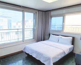 Yeongdeok Goraebul - Yeongdeok - Habitación