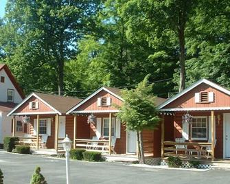 Seven Dwarfs Motel and Cabins - Lake George