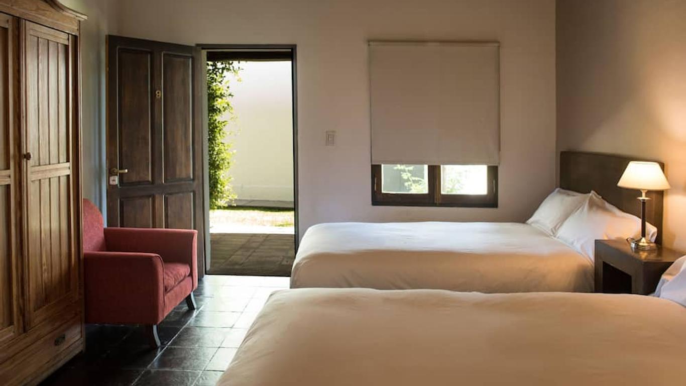 Postales By Dot Boutique