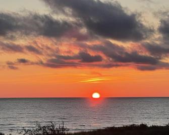 Haven on the Hill, private beach on Lake Michigan - Silver Lake - Playa