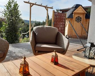 Chic apartment - Markt Taschendorf - Innenhof