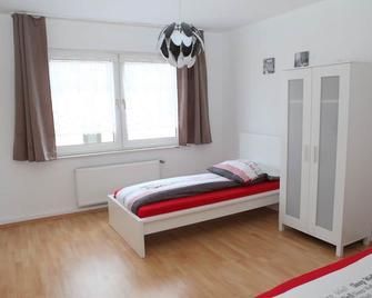 White House Bochum Ehrenfeld - Bochum - Schlafzimmer