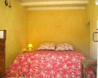 Magnificent mas in peaceful - La Garde-Adhémar - Bedroom