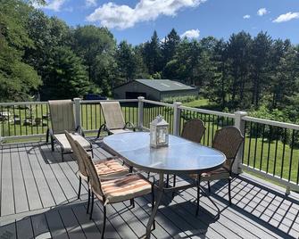 Charming new house on 6 acres across from Silver Lake - Wautoma - Balcony