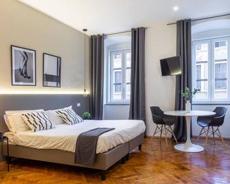 Amazing studio in the city center + WiFi - Trieste - Habitación