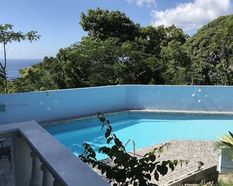 Oasis Villa for your perfect romantic getaway - Woodlands - Pool