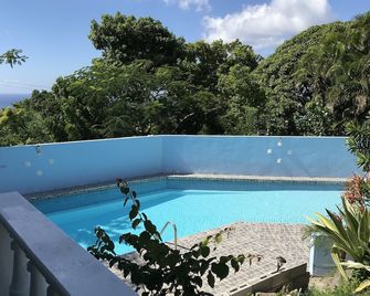 Oasis Villa for your perfect romantic getaway - Woodlands - สระว่ายน้ำ