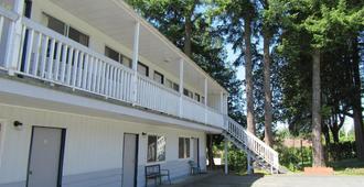 Marland Motel - Powell River - Building