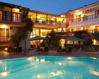 Pelli Hotel - Pefkochori - Piscine