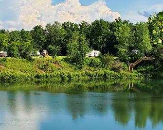 Cozy, Lake View Chalet - Wadena - Outdoors view