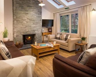 Lanterns At Grasmere - Grasmere - Σαλόνι