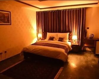 New Hotel Couple In Karachi - Karachi - Bedroom