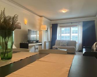 Lisbon Nh Homevipnobel - Luxurious Apartment - Lisbon - Living room