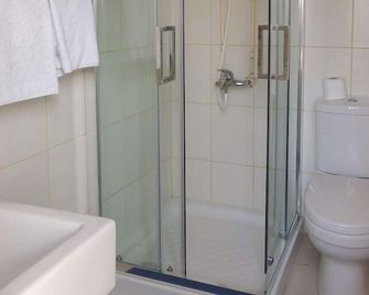 Delphi Hotel - Nicosia - Baño