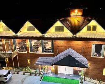 The Chail Pine Orchard Resort - Chail - Building