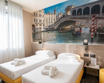 Jet Hotel, Sure Hotel Collection by Best Western - Gallarate - Спальня