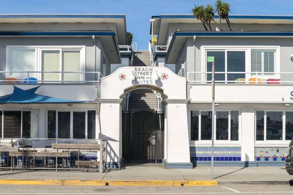 Beach Street Inn and Suites from 131. Santa Cruz Hotel Deals