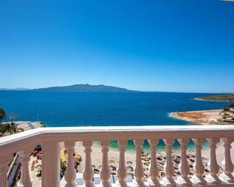 Hotel Apollon Sarande - סאראנדה - מרפסת