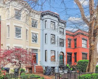 Historic Capitol Hill Retreat - Washington D. C.