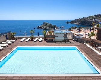 بانوراميك هوتل - تاورمينا - حوض السباحة