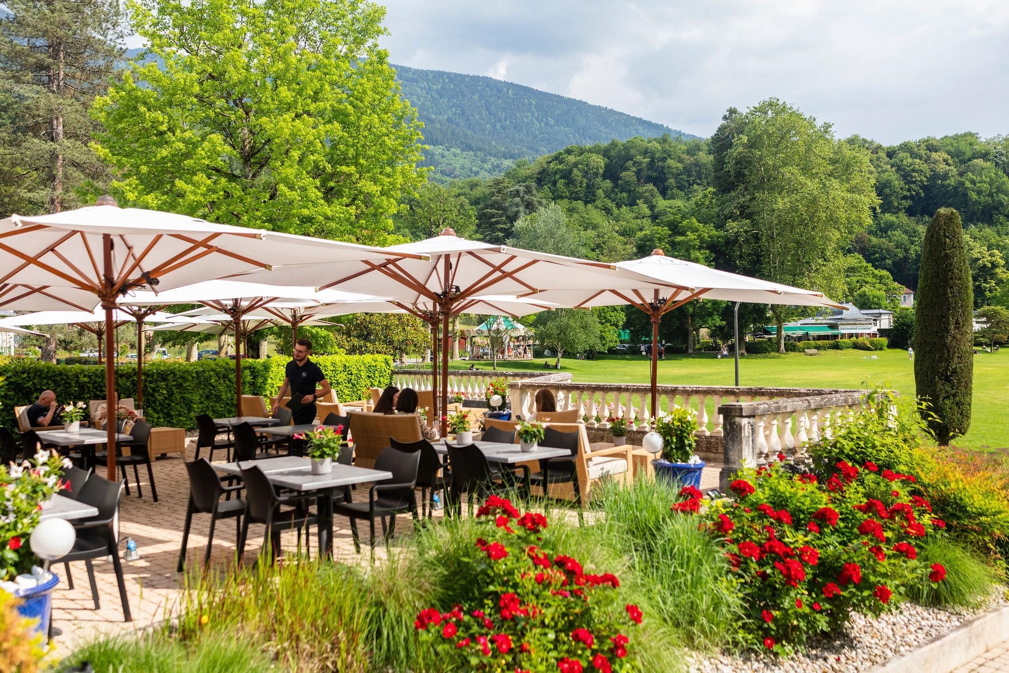 Grand Hôtel & Spa Uriage - Chamrousse - Patio