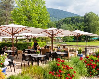 Grand Hôtel & Spa Uriage - Chamrousse - Patio
