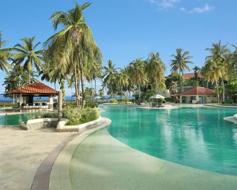 Manado Tateli Resort and Convention - Manado - Piscina