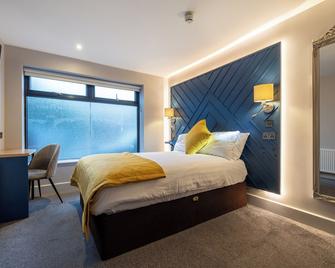 Ewings Bar & Self-Catering Accommodation - Carlow
