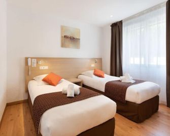 Hôtel Holzer II - פורטו-וקיו - חדר שינה
