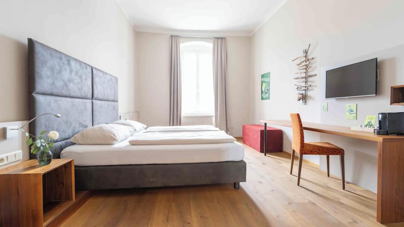 eee hotel Perg