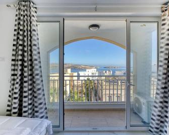Cosy 3BR Home with breathtaking views of St Pauls - Bugibba - Balcone