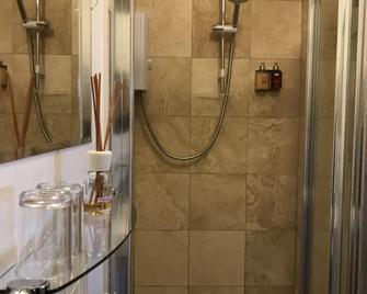Bythesea Guest House - Ayr