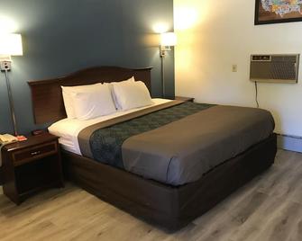 Econo Lodge - Saint Albans - Bedroom