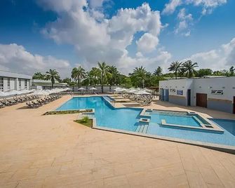 Aa Entertainment Hotel Abeokuta - Abeokuta - Piscina