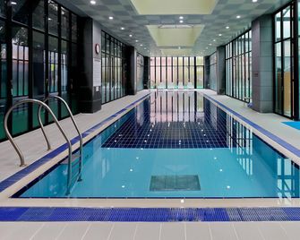 Provence Yulam Hotel - Hwaseong - Pool