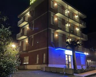 Hotel Villa Ferrara - Chianciano Terme - Gebäude