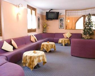 Animae Natura Hotel & Chalet - Mezzana - Lounge