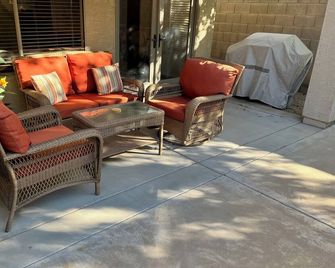 Delightful 3-bedroom house in comfortable Anthem! - Anthem - Patio