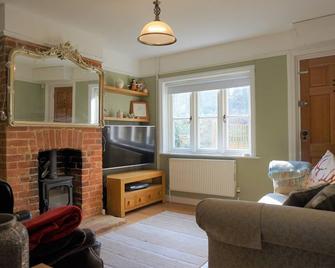 Beautiful cottage in the heart of Lyndhurst - Lyndhurst - Living room