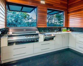Grasstree 26 - A Secluded Romantic Retreat - Agnes Water - Cucina