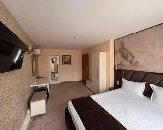 Hotel Dafi - Plovdiv - Bedroom