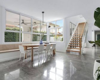 Rubus Residences, Berry - by Linnaeus Collection - Berry - Essbereich