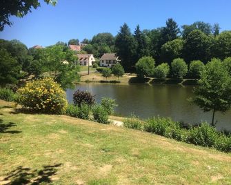 Comfortable 4-person mobile home with covered terrace - Arnac-Pompadour - Outdoor view