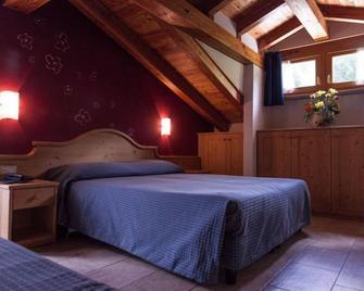 Residence Les Fleurs - Pila - Bedroom