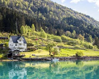 Chalet Villa Esefjord by Interhome - Balestrand