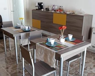 Restoquì - Casarano - Comedor