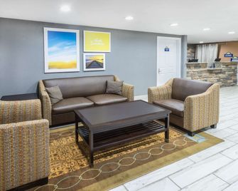 Days Inn by Wyndham Newberry - Newberry - Soggiorno